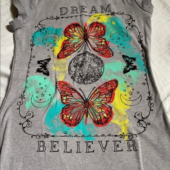 Cute tee - Picture 2 of 3